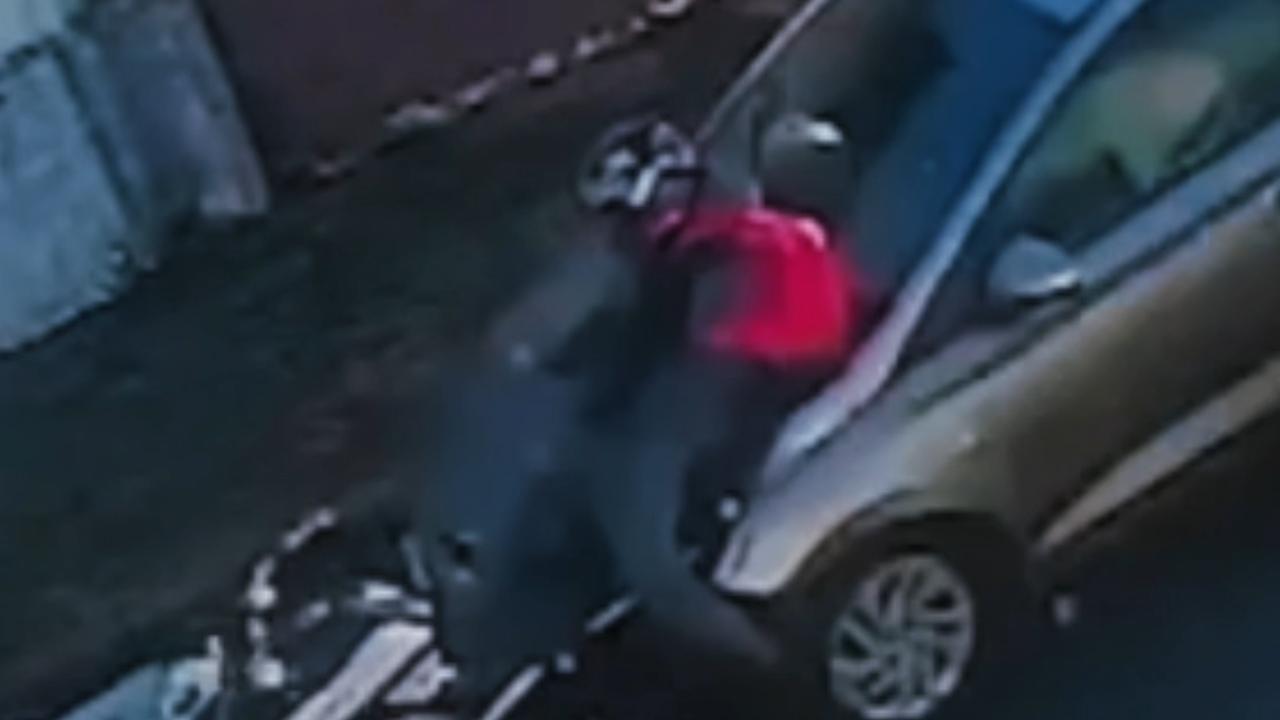 Vídeo: Motociclista é arrastado em colisão após motorista dormir ao volante