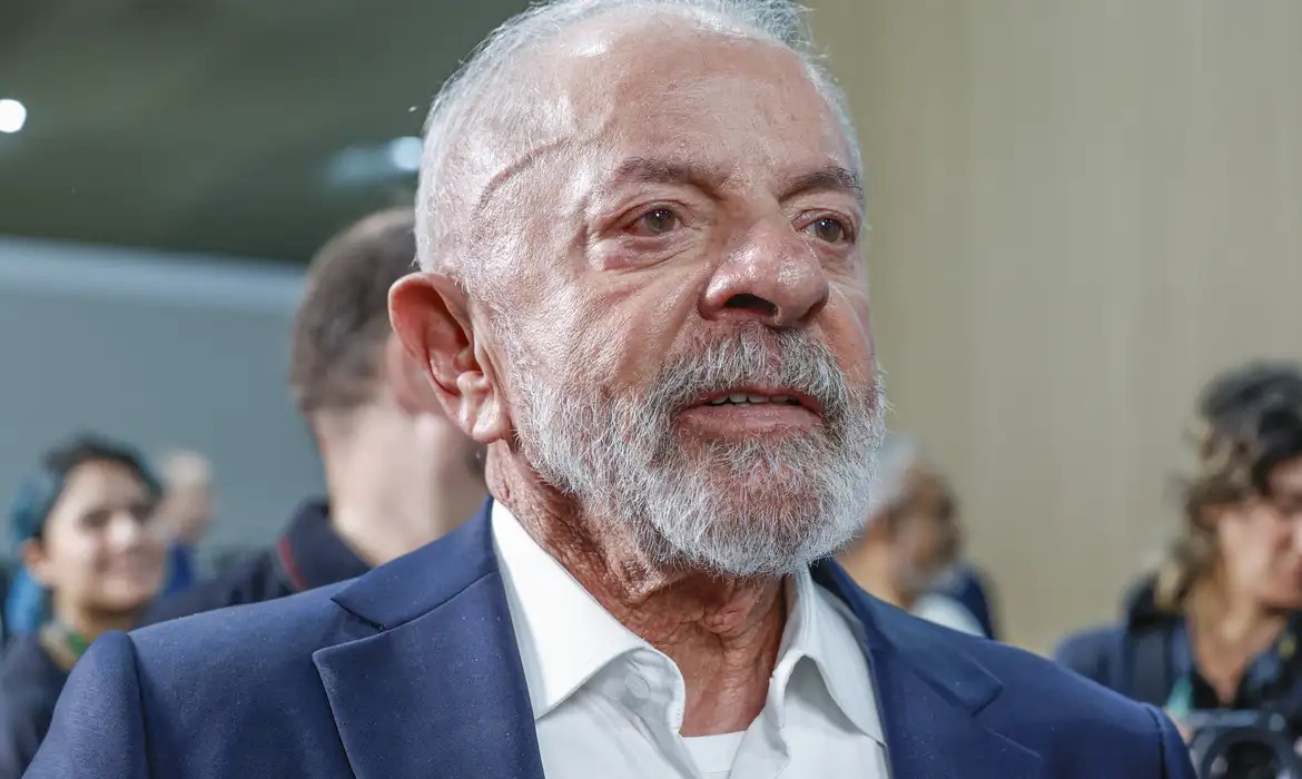 Cai vantagem de Lula sobre adversários no 2º turno; petista volta a empatar tecnicamente com Bolsonaro