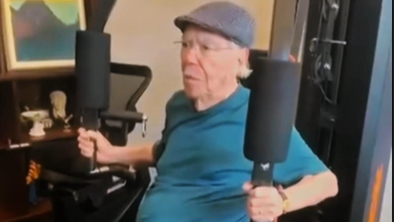 Vídeo: Sarney aos 95 anos compartilha rotina de exercícios e defende cuidados com a saúde
