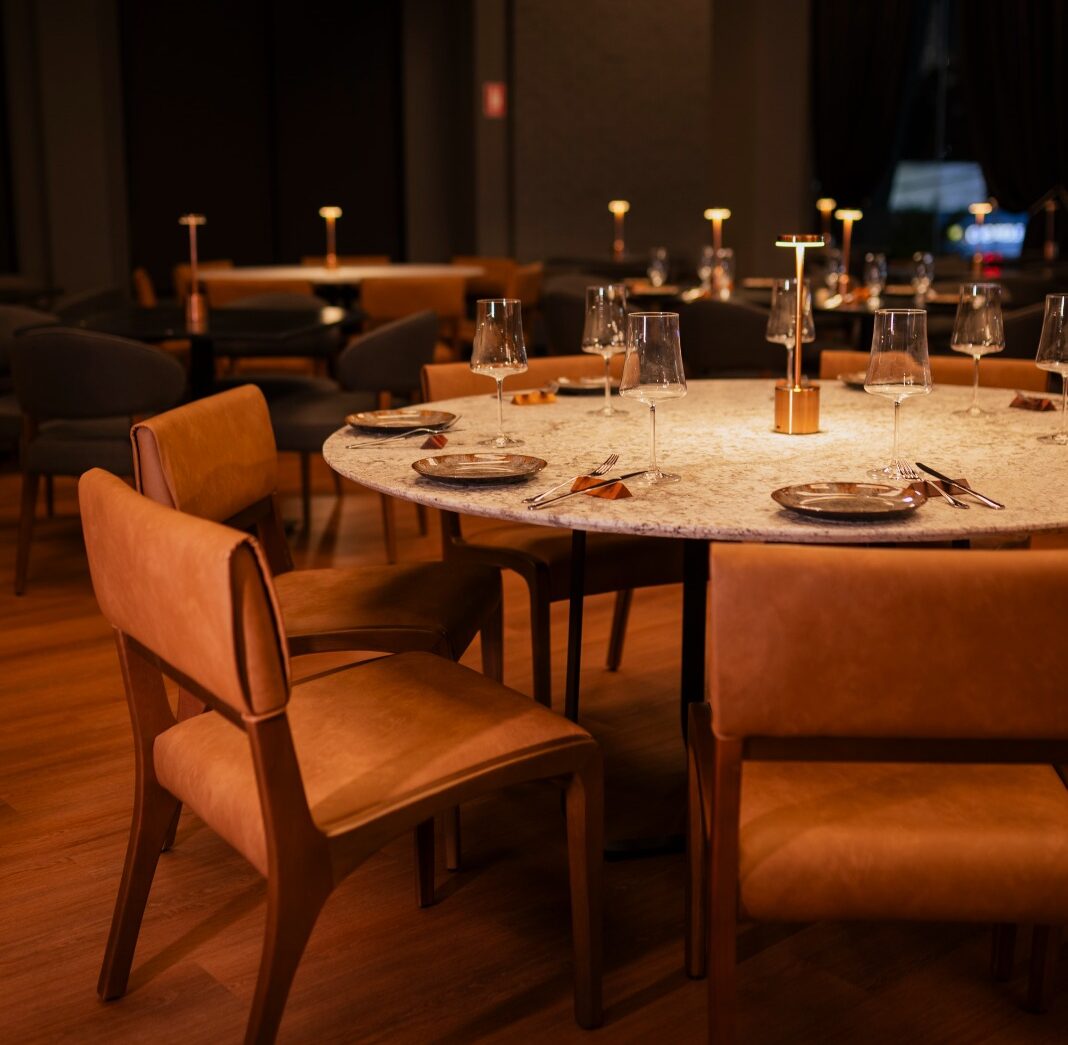 Novo restaurante em Goiânia propõe viagem gastronômica pelo mundo sem sair do lugar