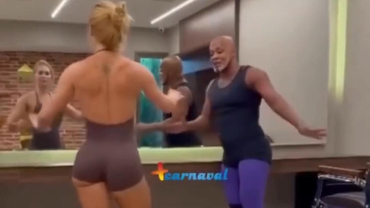 Vídeo: Carlinhos Salgueiro assume aulas de samba de Virginia Fonseca