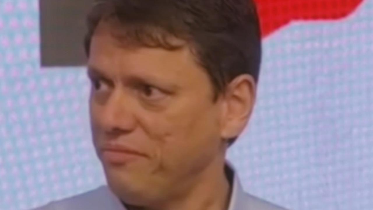 Vídeo: Tarcísio defende Bolsonaro e atribui dano à tornozeleira a "Estresse"
