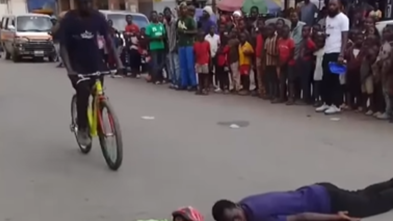 Vídeo: Desafio insano em prova de ciclismo quase termina em acidente grave