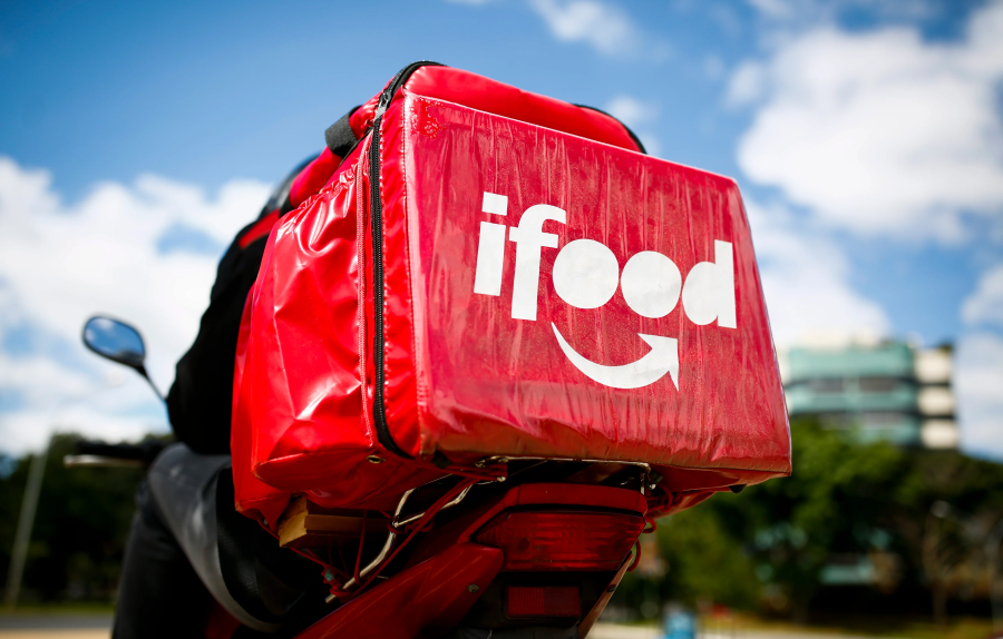 iFood é condenado a indenizar comerciante por bloqueio indevido em Trindade