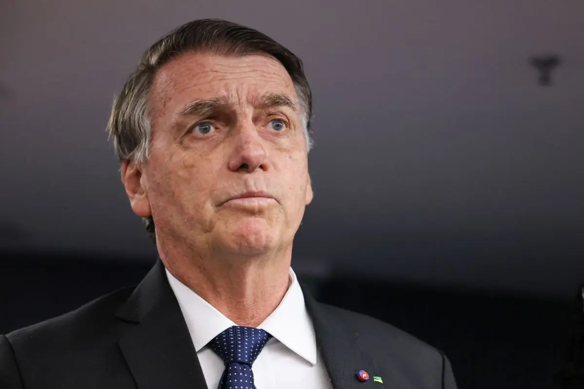 Cirurgia de hérnia de Bolsonaro é concluída após autorização do STF