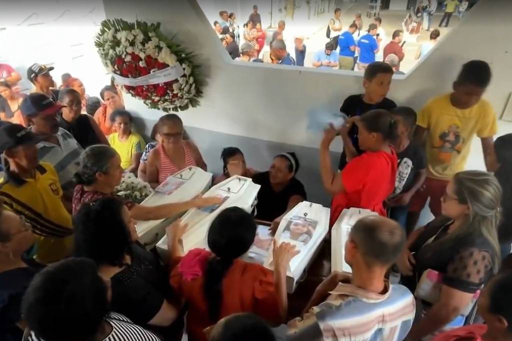 Pai coloca fogo em casa com a mulher e 4 filhos dentro