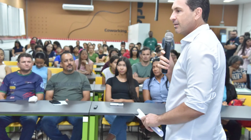 Leandro Vilela antecipa 13º salário e completa 14 folhas salariais em um ano