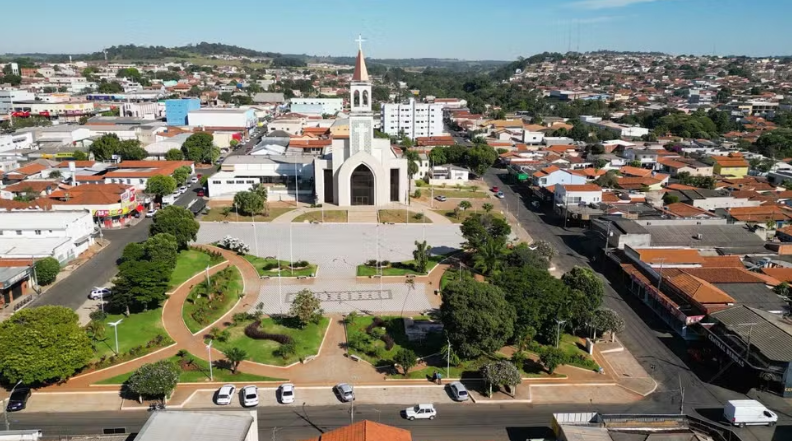 Ataque a tiros deixa dois jovens em estado grave em Nerópolis