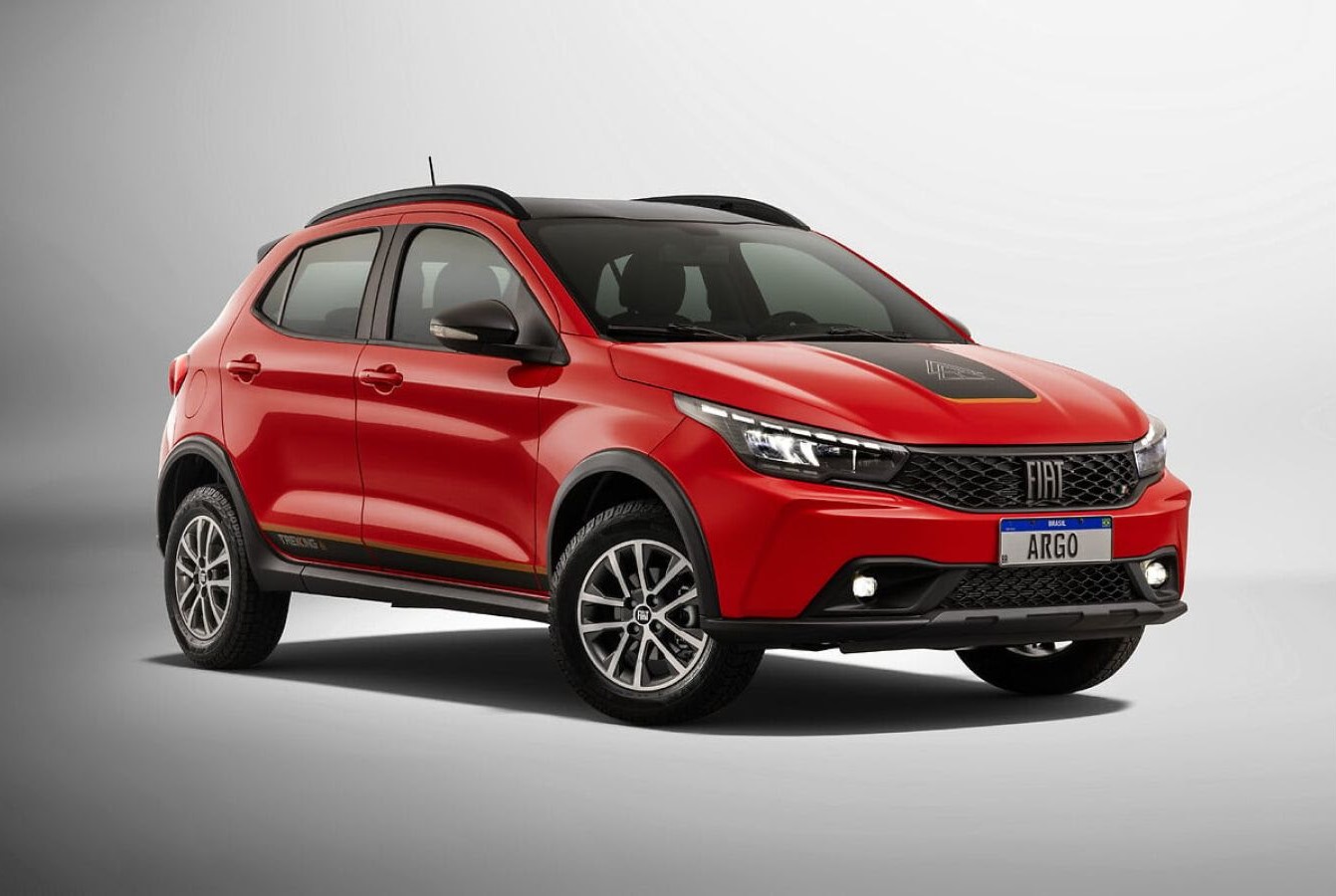 Lançado em 2017, Fiat Argo atinge 700 mil unidades produzidas no Brasil