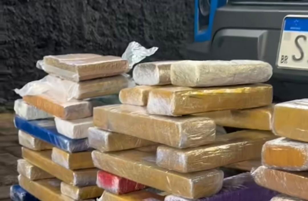 Suspeito de tráfico usava casa da mãe como laboratório de entorpecentes