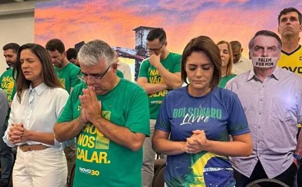 Michelle Bolsonaro intervém em disputa do PL no Ceará e critica acordo com Ciro