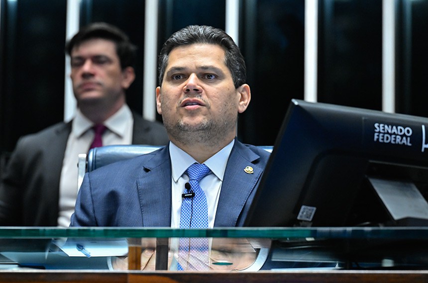 Alcolumbre cancela sabatina de Messias e acusa governo Lula de omissão grave