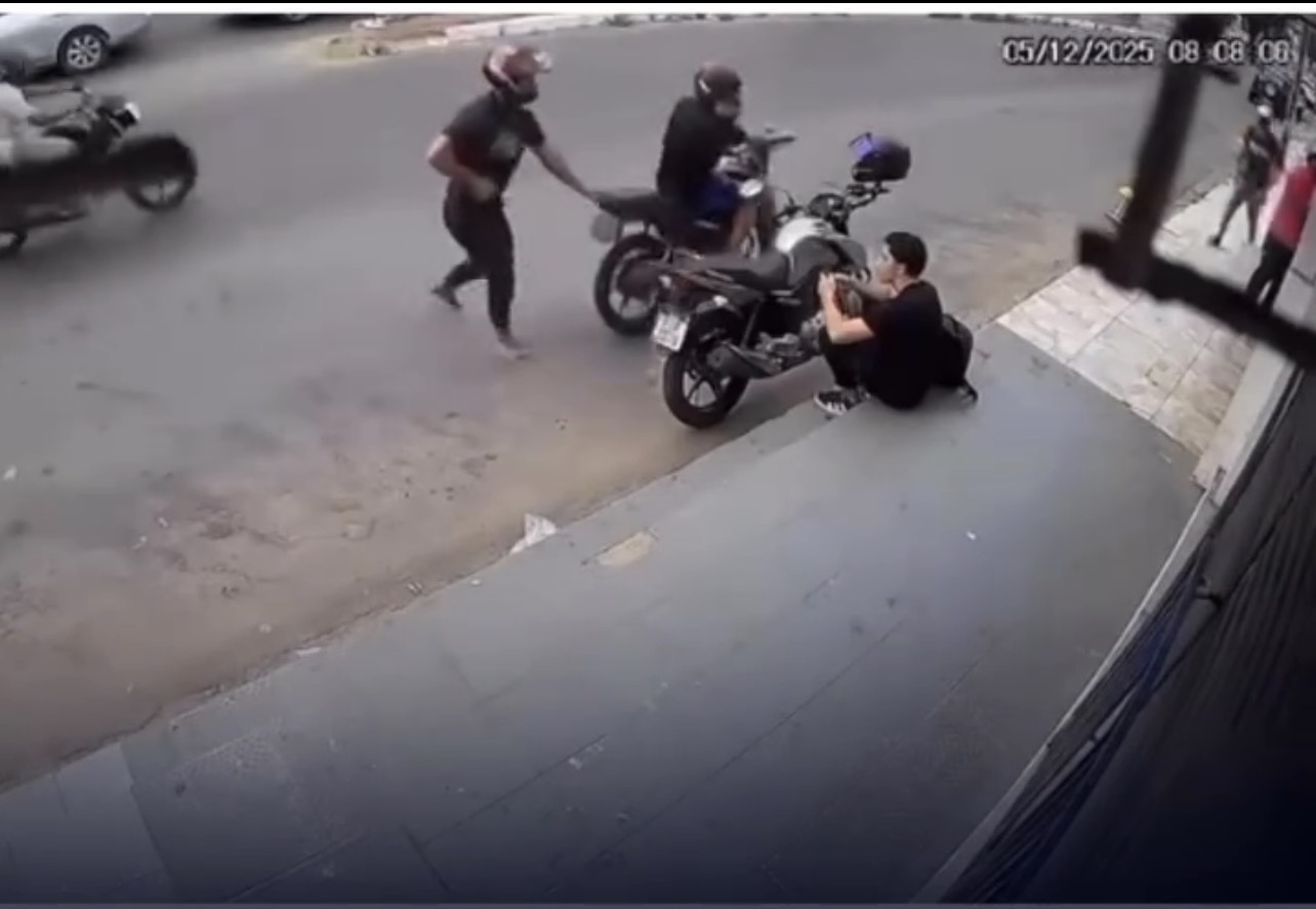 Trabalhador é assaltado e tem moto roubada em frente à barbearia em São Luís