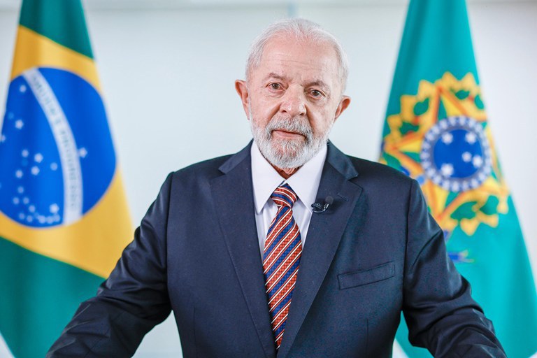 Datafolha: reprovação do governo Lula alcança 37% e aprovação estaciona em 32%
