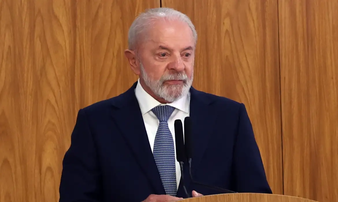 Lula admite avaliar veto ao PL da Dosimetria, mas evita polêmica