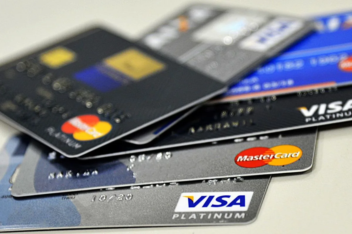 Lei estabelece que dívida do cartão não pode ultrapassar o dobro do valor gasto