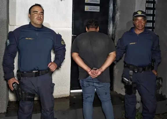 Homem é preso por importunação sexual dentro de ônibus em Goiânia