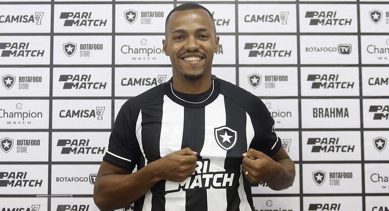 Marlon Freitas pede liberação ao Botafogo e negocia com o Palmeiras