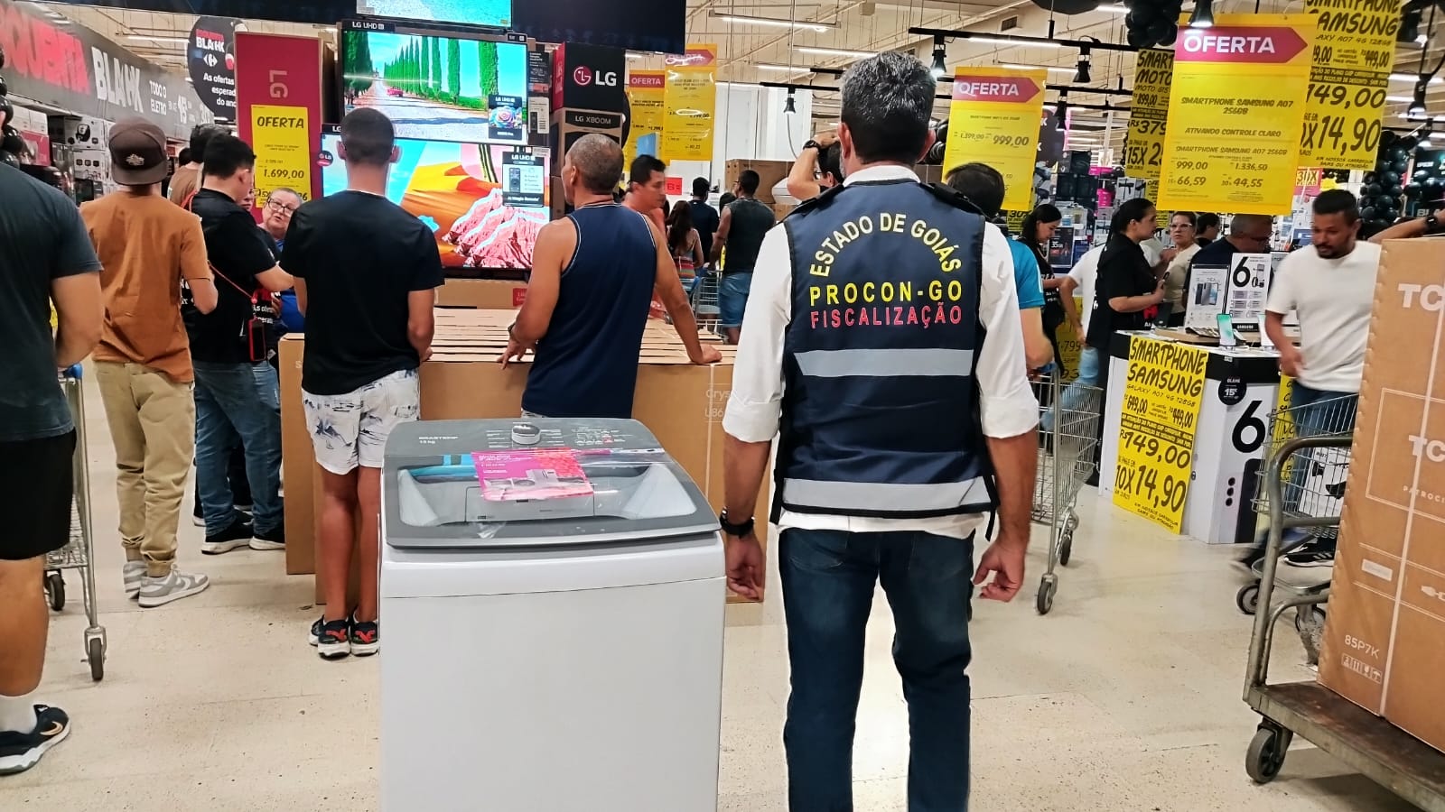 20 empresas são autuadas por irregularidades na Black Friday