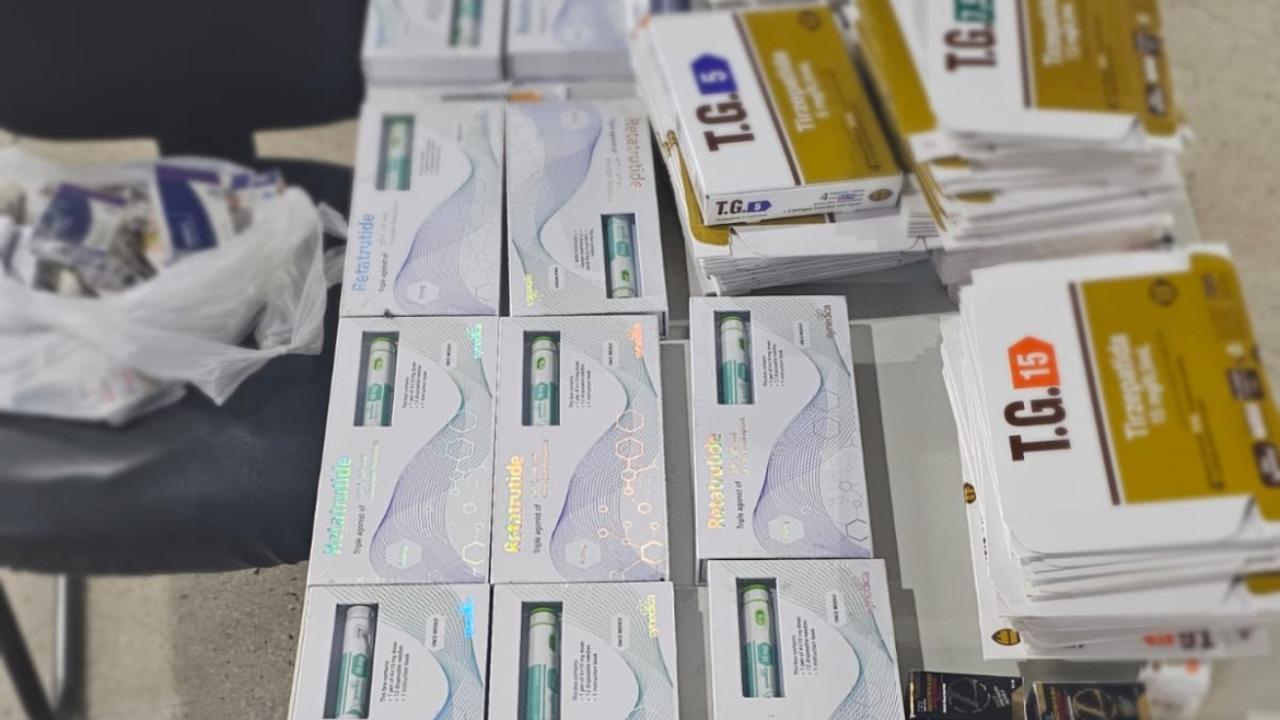 Polícia apreende estoque irregular de remédios para emagrecer