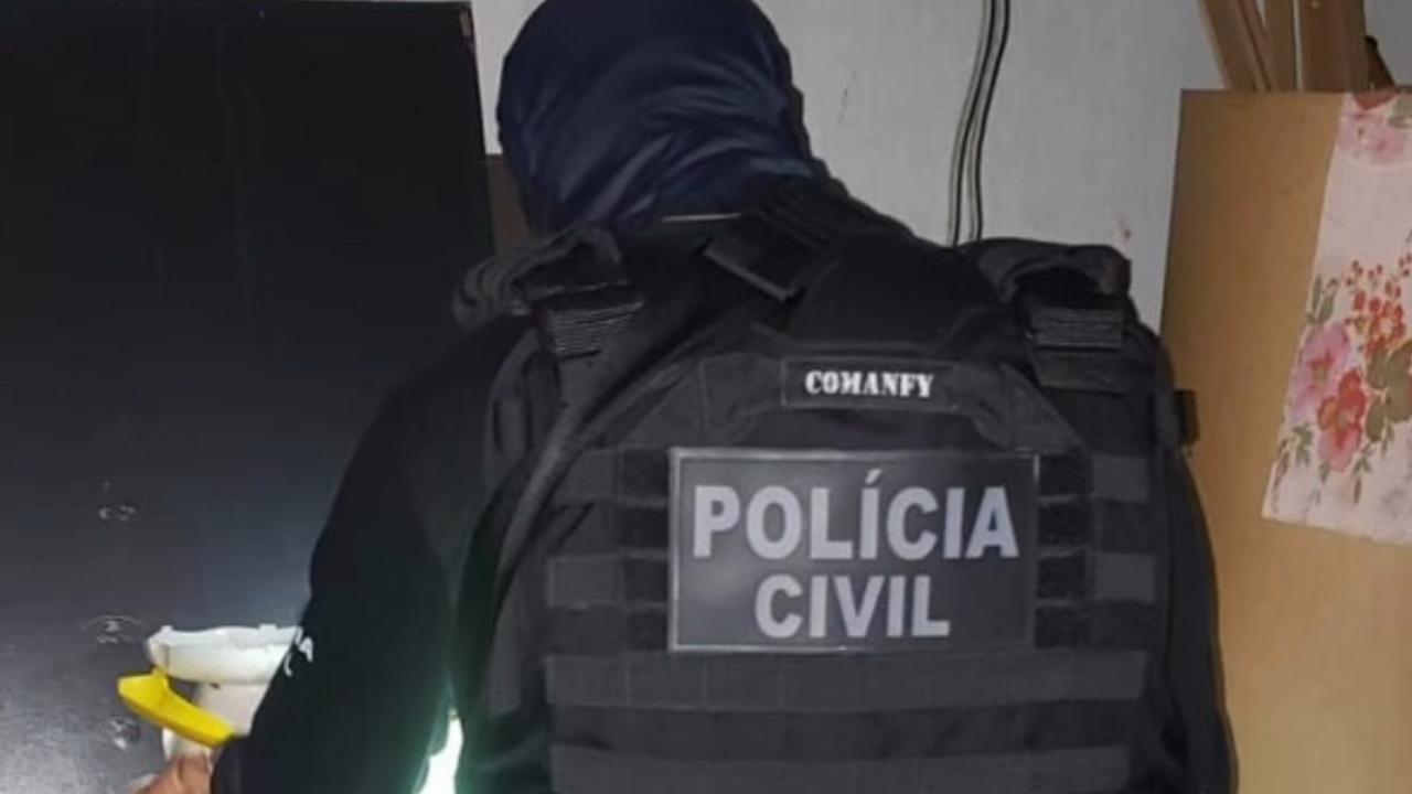 Mulher transexual é presa por extorsão com chantagem em Aparecida