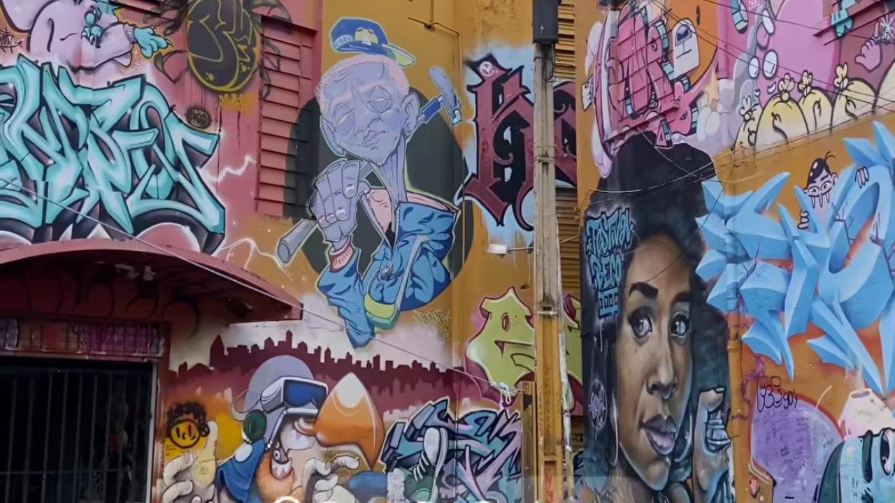 Feira Uai Véi ocupa Beco da Codorna com arte e economia criativa em Goiânia