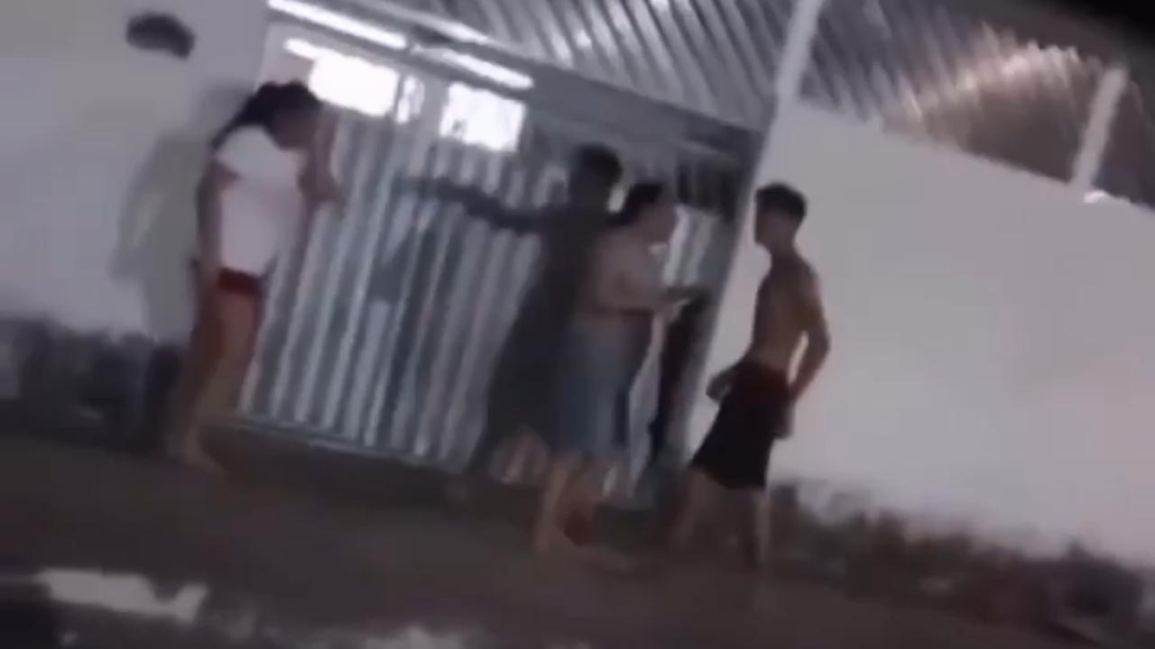 Vídeo: Jovem agride a própria mãe em casa e provoca revolta nas redes sociais