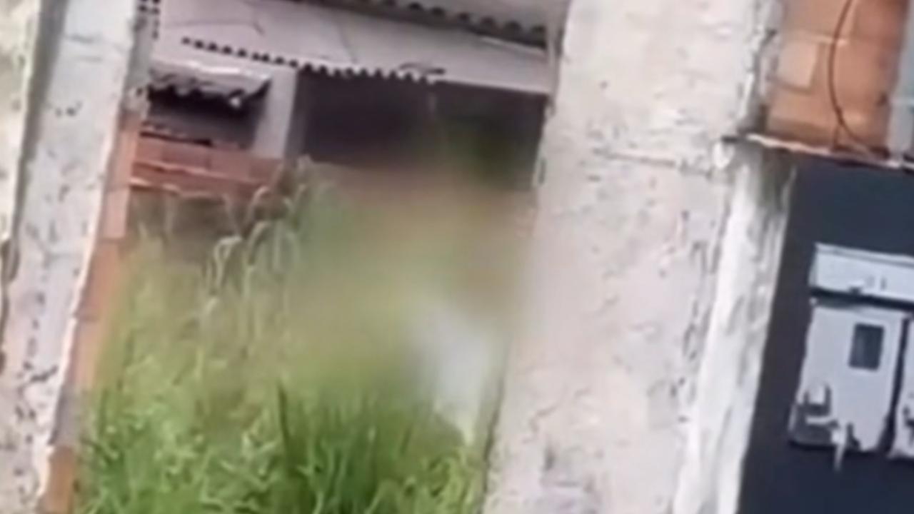 Vídeo: Homem é flagrado em ato libidinoso em loto baldio no Parque Amazônia