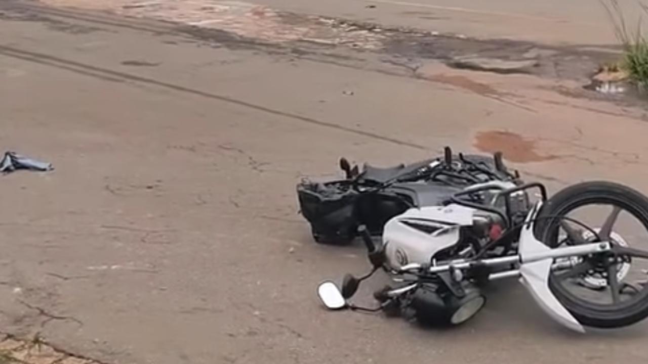 Carro e moto se chocam na Avenida Perimetral Norte em Goiânia