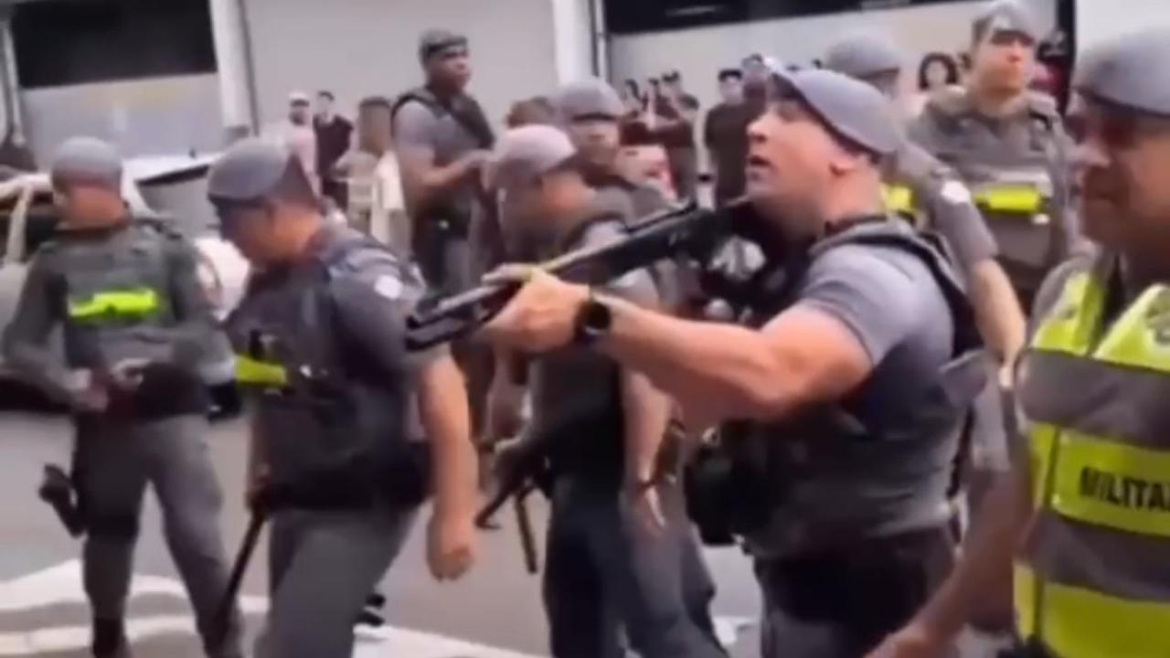 Vídeo: Agentes públicos de SP agridem e imobilizam ambulantes em ação policial