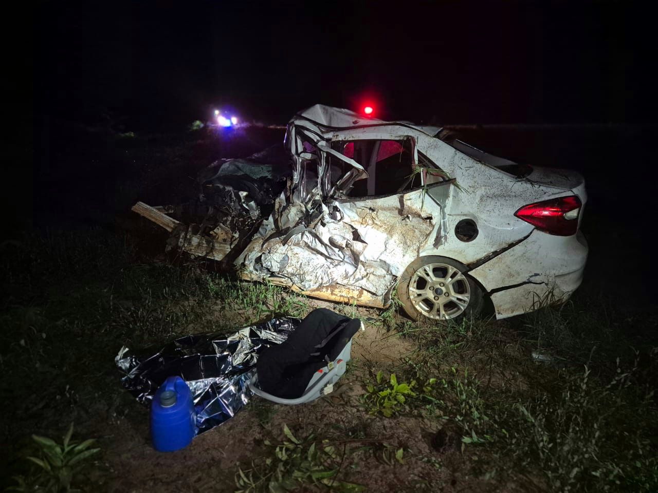 Colisão frontal deixa três mortos na BR-070