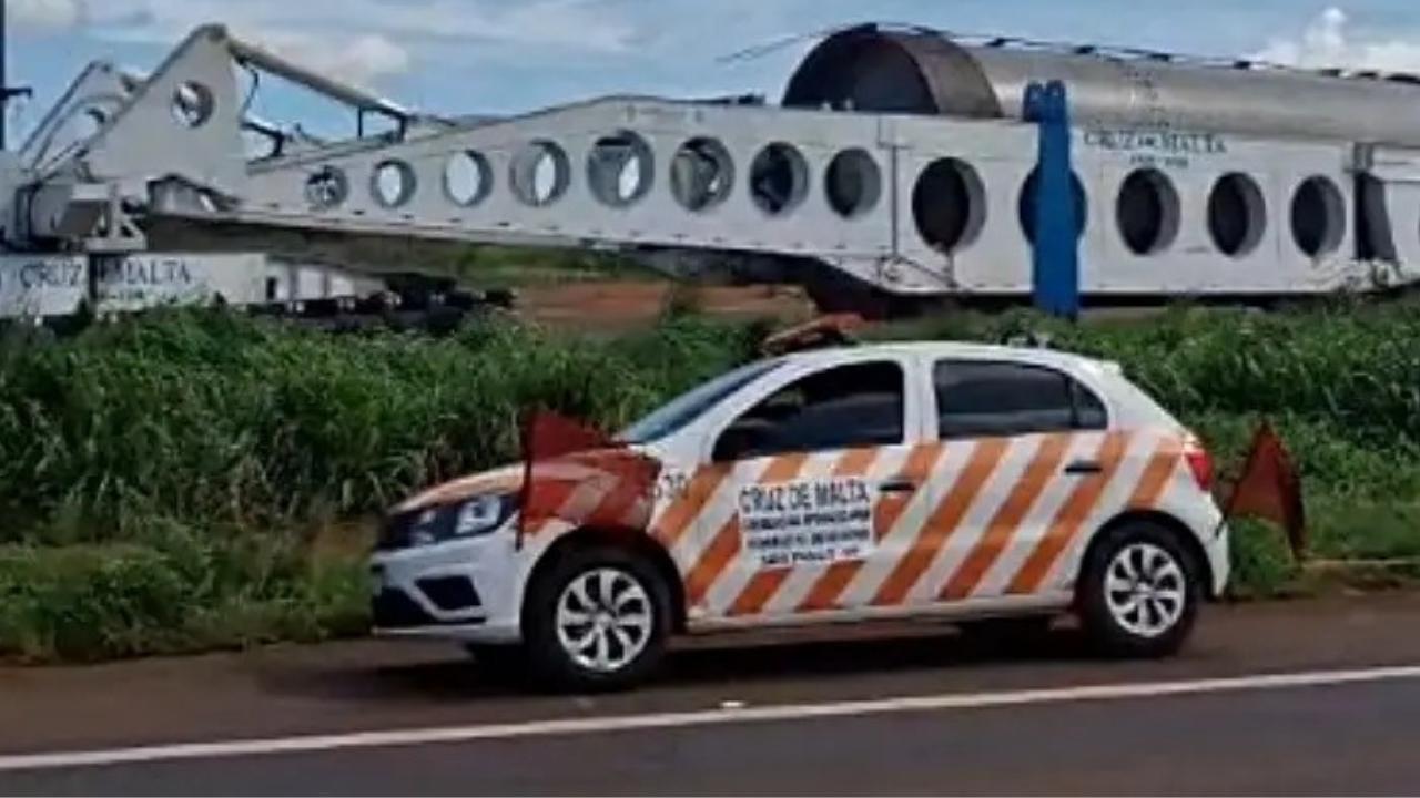 Carga excedente de moinho altera tráfego na BR-153 e BR-452 em Goiás