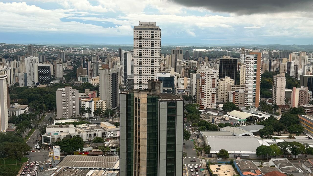 Natal em Goiânia terá calor intenso, tempo abafado e chuvas isoladas