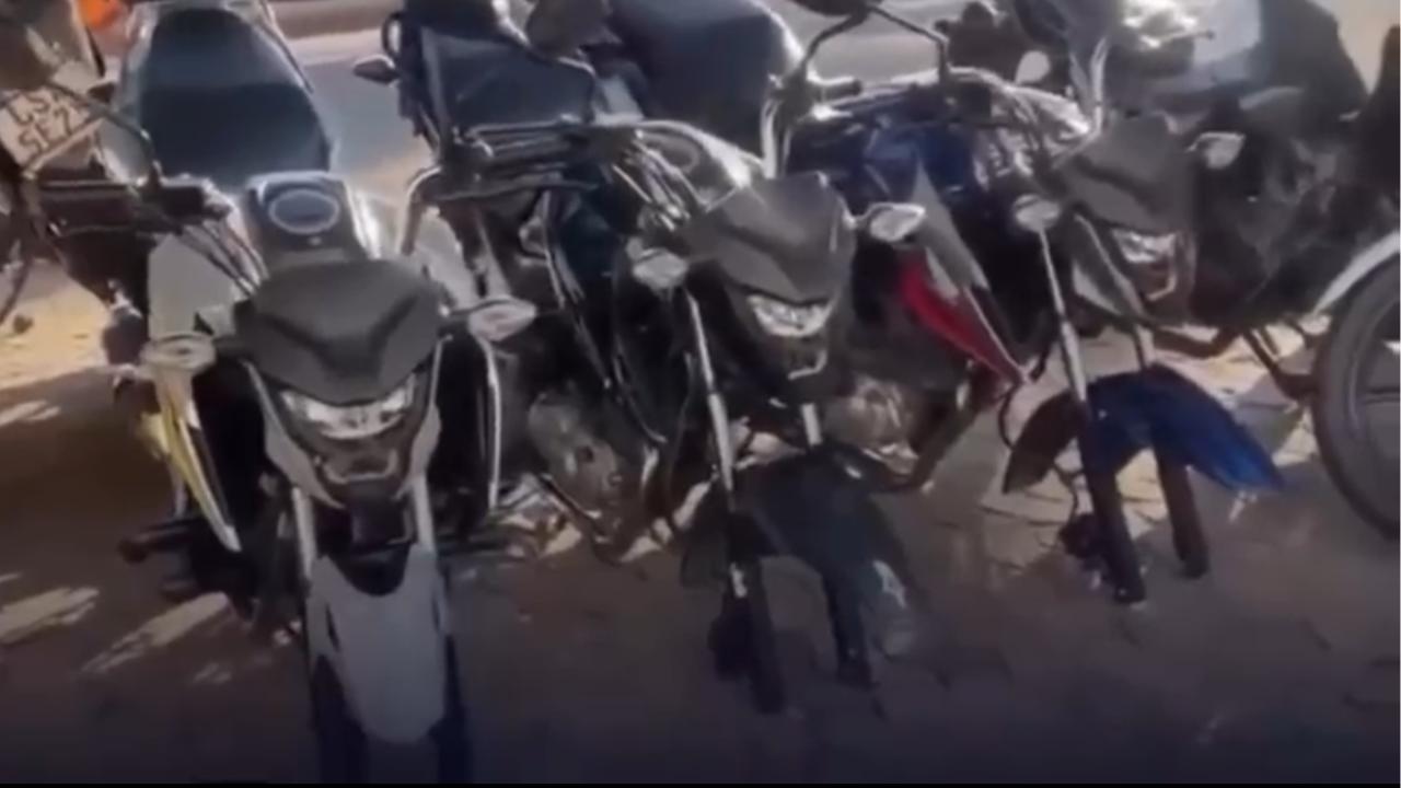 Vídeo: Motociclistas do Rio retiram rodas para tentar evitar roubos na praia