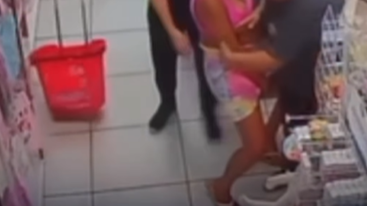 Parto inesperado surpreende clientes e funcionárias em mercado