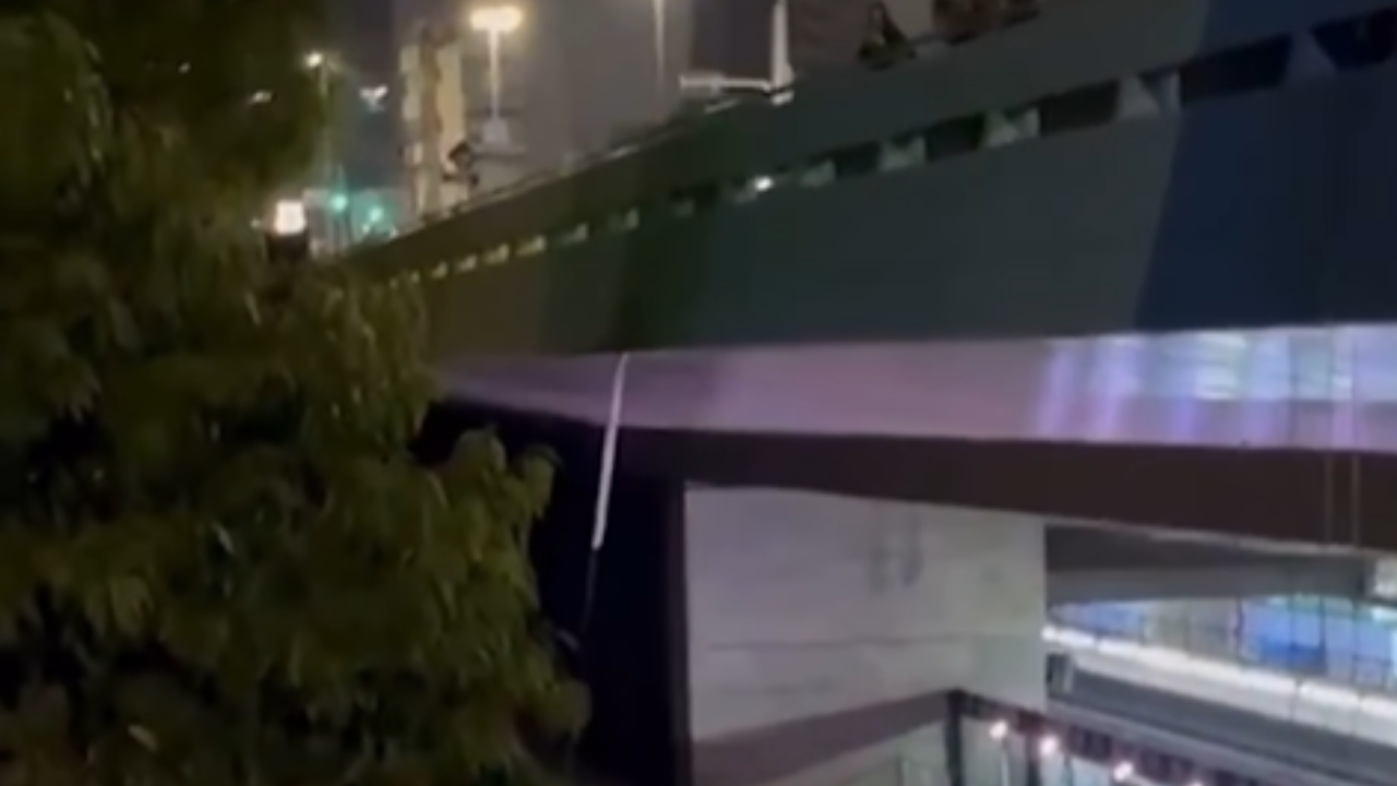 Vídeo flagra mulher batendo cabeça em salto de bungee jump em viaduto