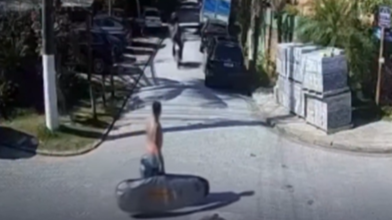 Homem é assaltado por quadrilha na Praia da Baleia, no litoral paulista