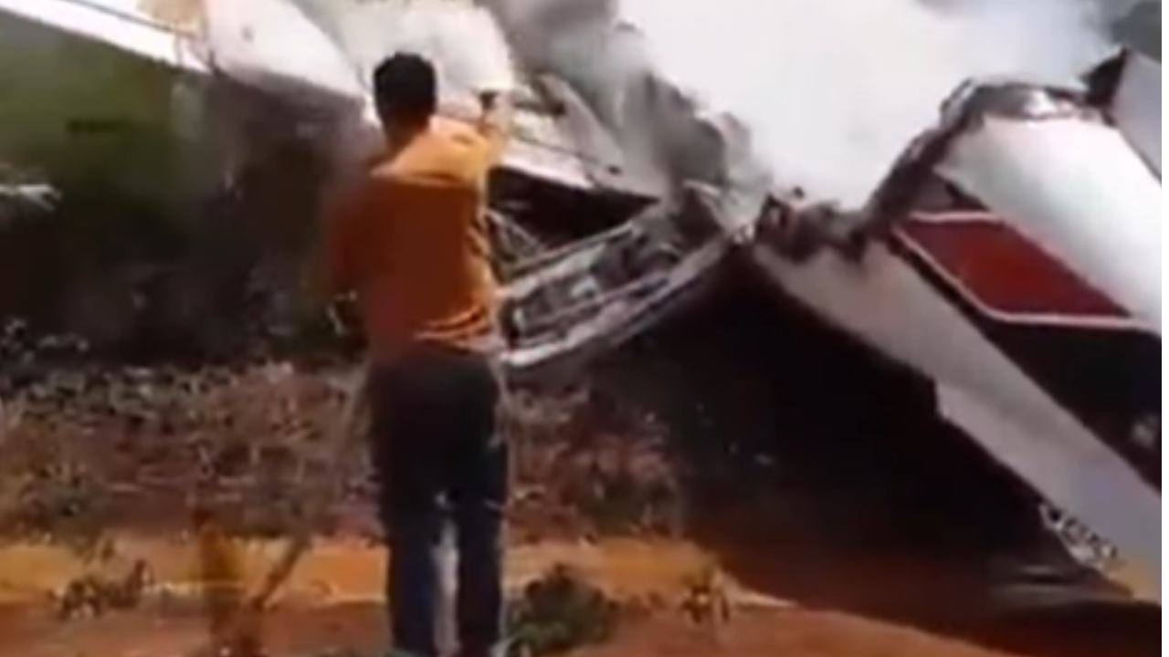 Avião com deputado federal faz pouso forçado após pane