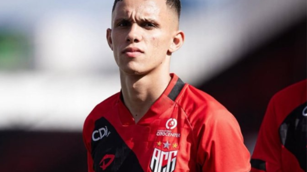Palmeiras avança para contratar promessa rubro-negra e define empréstimo com opção de compra