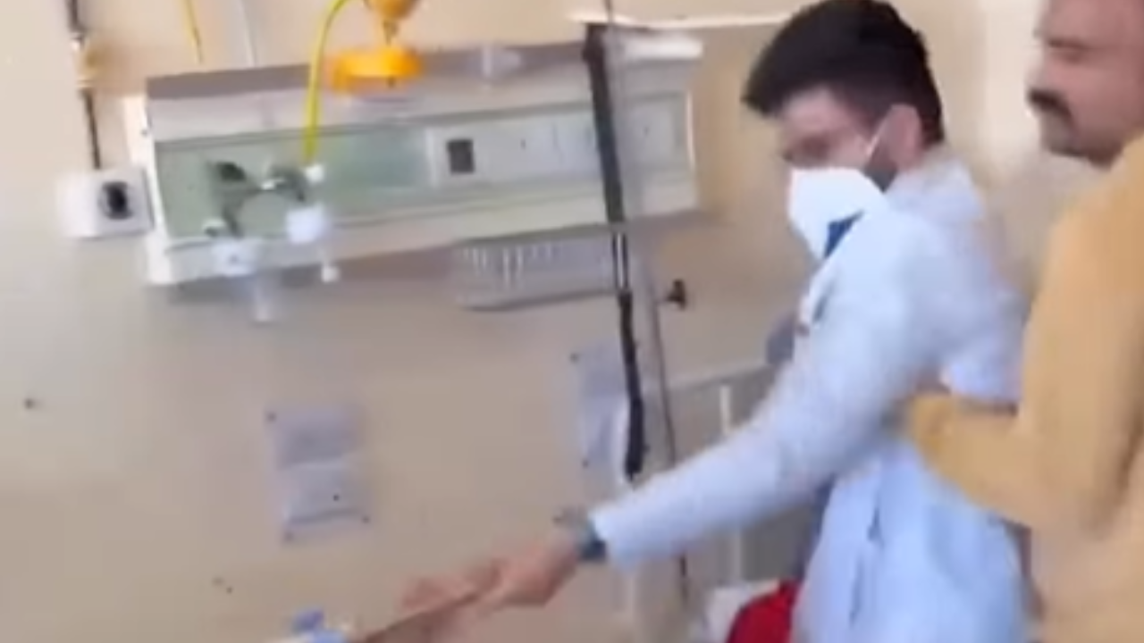 Médico agride paciente dentro de hospital e caso gera protesto