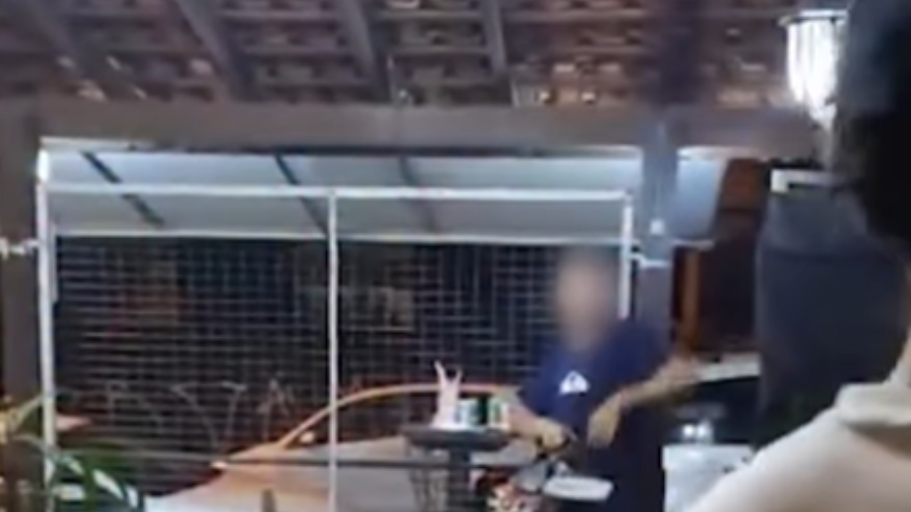 Homem ameaça clientes com motosserra em restaurante e acaba agredido em SP