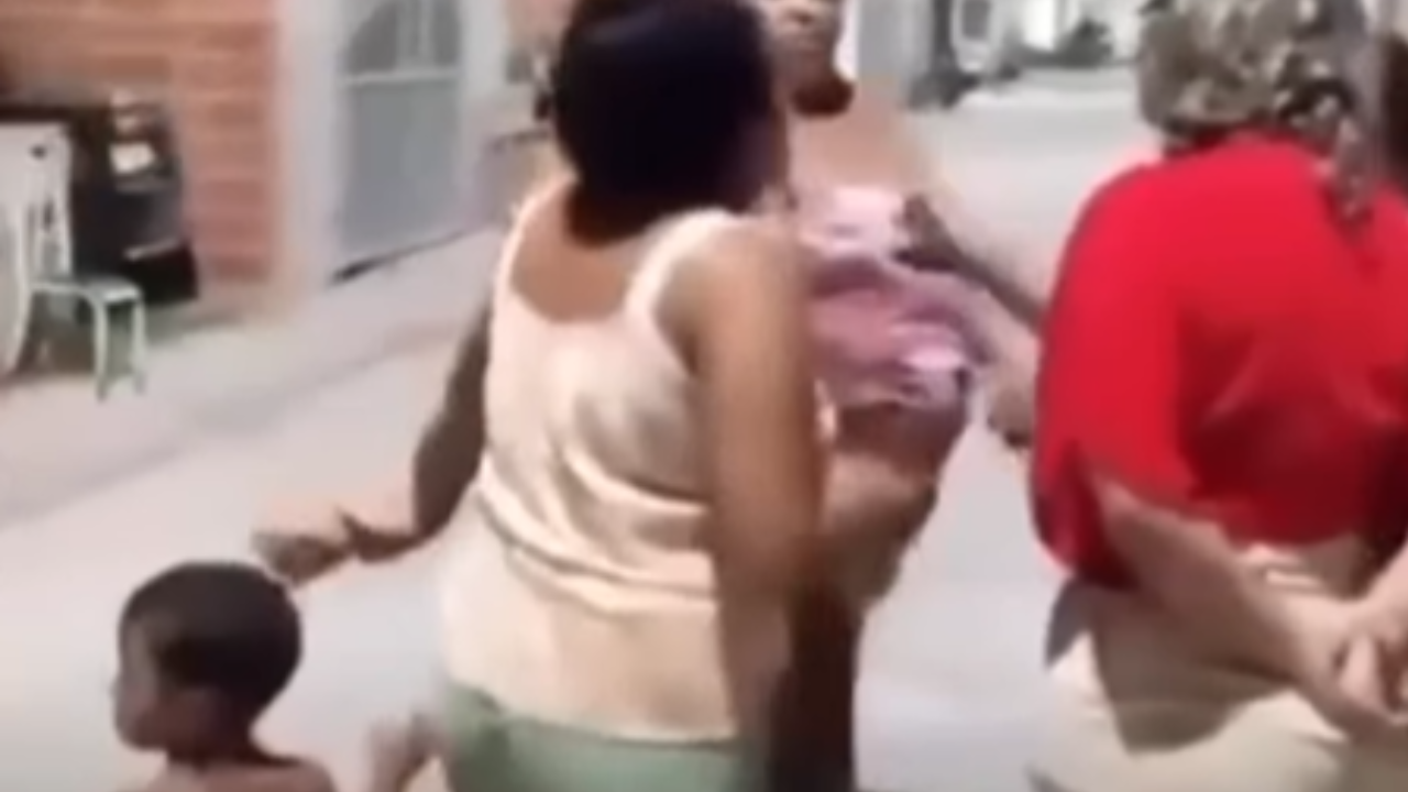 Briga entre mulheres em conjunto habitacional no ES ganha repercussão nas redes