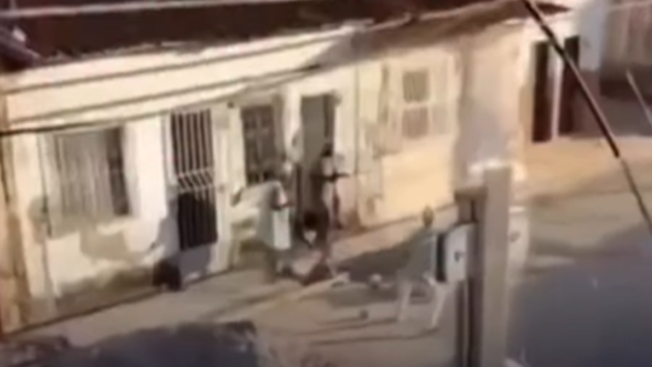 Briga entre homens termina com idosa agredida em via pública