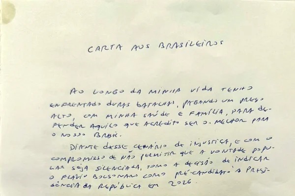 Bolsonaro oficializa Flávio como sucessor para 2026