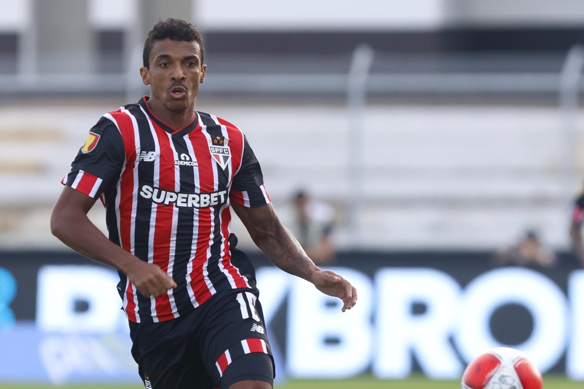 Luiz Gustavo é avisado por telefone de que deixará o São Paulo e recebe sondagens para 2026