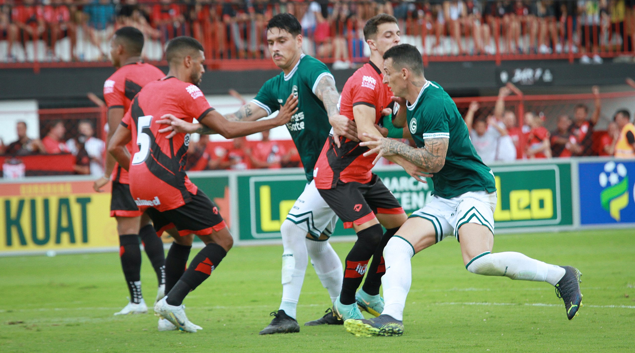 Atlético-GO e Goiás abrem série de clássicos neste domingo (18) no Goianão 2026