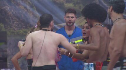 Festa do líder no BBB26 termina com treta entre Jonas e Marcelo
