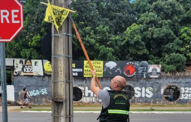 Goiás sanciona lei que autoriza multa contra poluição visual em espaços públicos