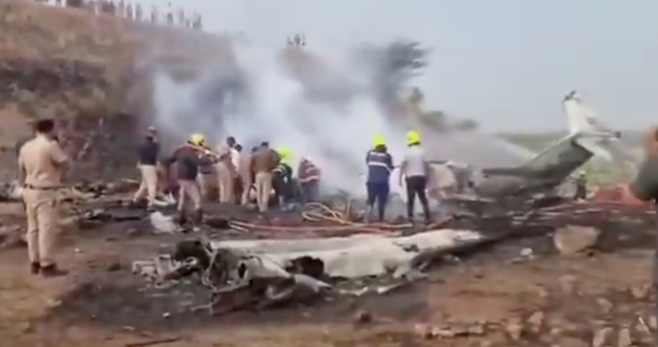 Queda de avião deixa vice-ministro e outros quatro mortos na Índia