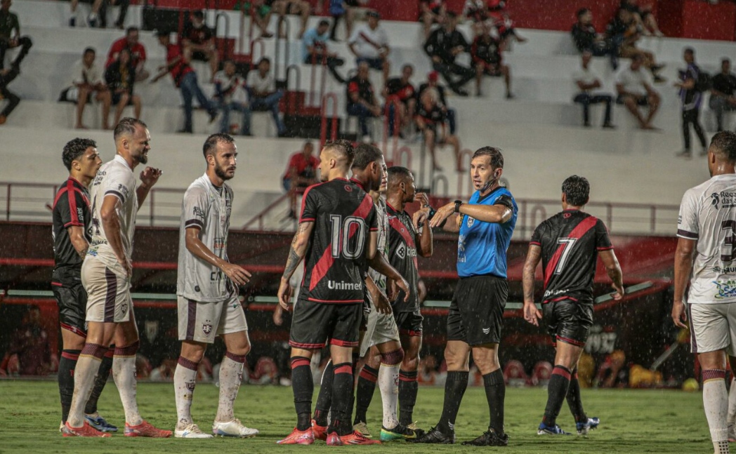 Atlético-GO vence o Inhumas por 2 a 0 no Accioly, com dois gols de Léo Jacó, e assume liderança provisória do Goianão